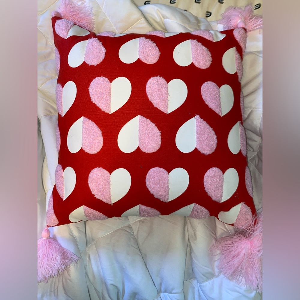 Target Pillow!❤️‍🔥💖🤍❣️